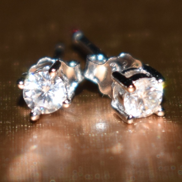 3mm, 4mm Round CZ 925 Sterling Silver Stud Earring - Picture 4 of 4